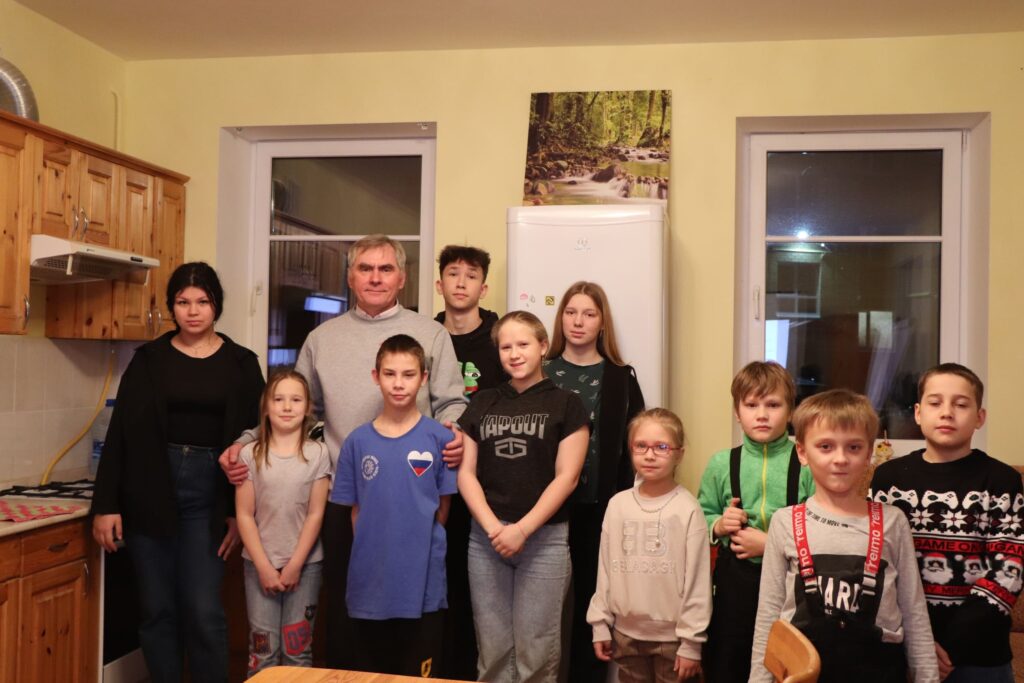 Занятия с детьми в Детской деревне SOS Вологда