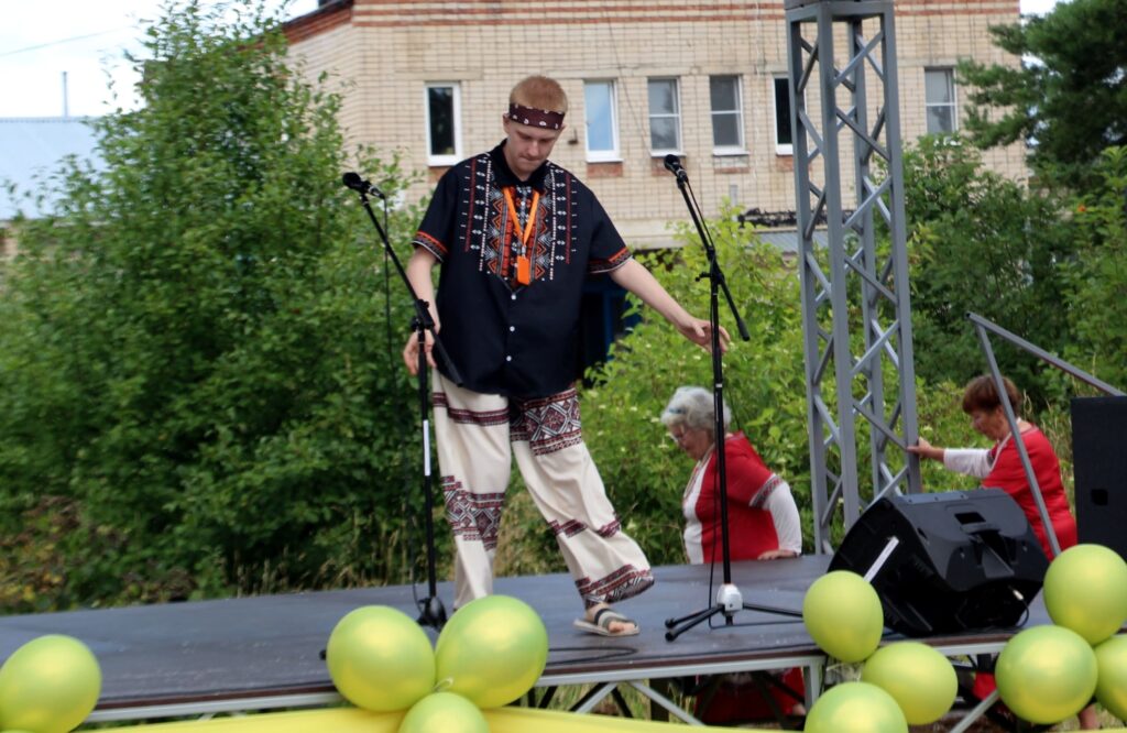Арсений Лобов